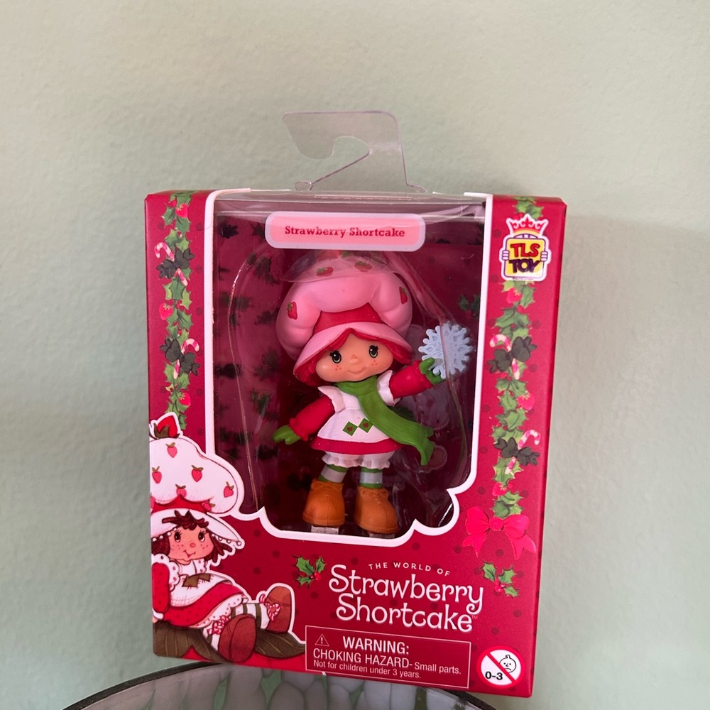 Strawberry Shortcake Figure CheeBee 🍓 - Picture 2 of 5